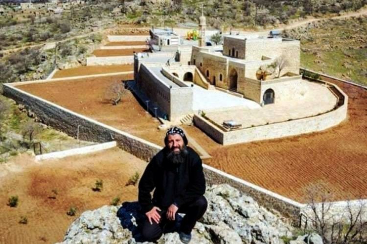 'Ter&ouml;r'den tutuklanan S&uuml;ryani rahip Bile&ccedil;en i&ccedil;in tahliye kararı