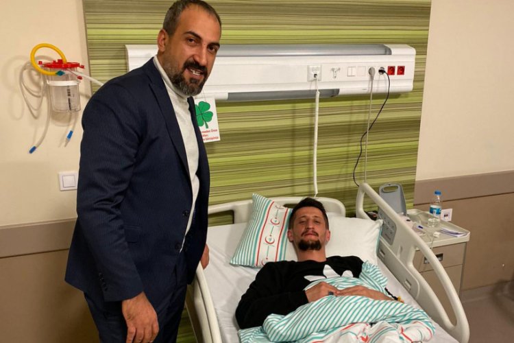 Kayserispor Kulübü Asbaşkanı Tokgöz, tribünde yaralanan taraftarı ziyaret etti