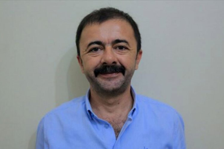 G&ouml;zaltına alınan muhabirlerden biri serbest!
