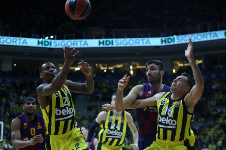 Fenerbah&ccedil;e, Barcelona'ya mağlup oldu