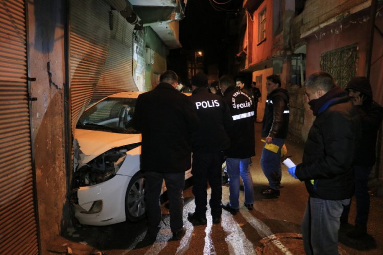 Otomobiliyle seyir halindeyken başından vuruldu!