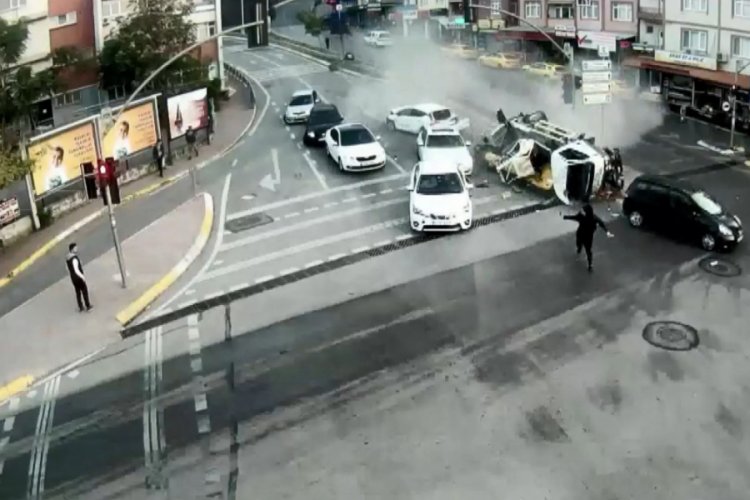 Mobese kameralarına yansıyan kazalar, 'bu kadar da olmaz' dedirtti