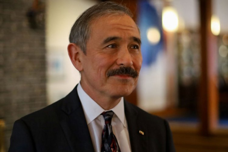 İki &uuml;lke arasında 'bıyık krizi'