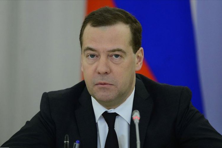 Rusya'da sosyo-ekonomik sıkıntılar Medvedev'i kurban etti
