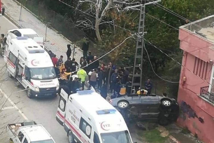 Otomobil elektrik direğine &ccedil;arptı