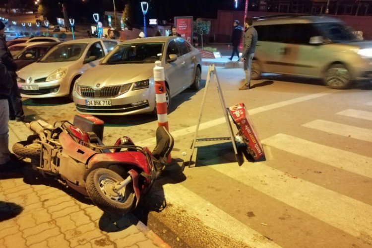 Motosiklet ile otomobil &ccedil;arpıştı