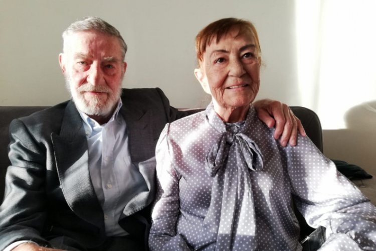 Ahmet Mekin, hastanedeki eşinin başında