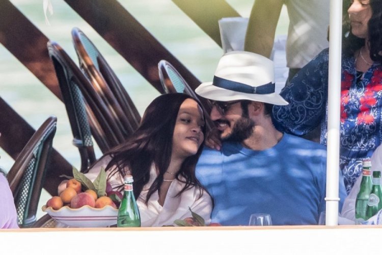 Rihanna sevgilisinden ayrıldı