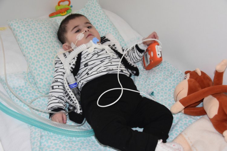 Bursa'da oğullarının yanlış tedavi sonucu sakat kaldığını iddia eden aile suç duyurusunda bulundu