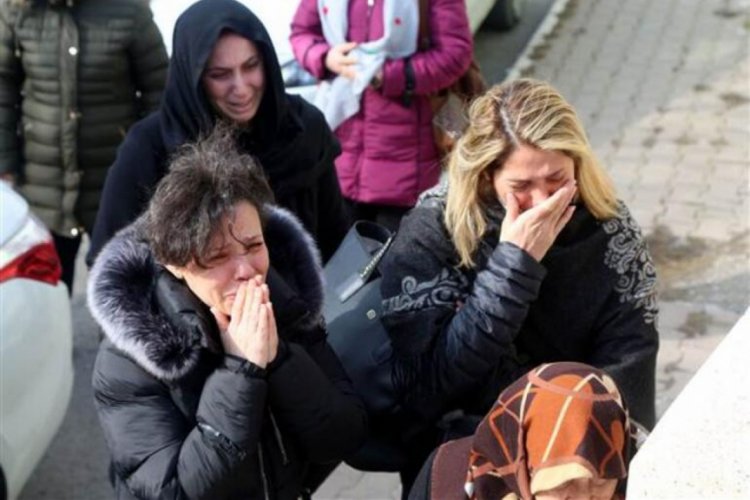 İntihar eden anne ve &ouml;ld&uuml;rd&uuml;ğ&uuml; oğlu, toprağa verildi
