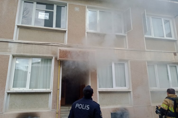 Bursa'da bodrum katta çıkan yangın panik yarattı