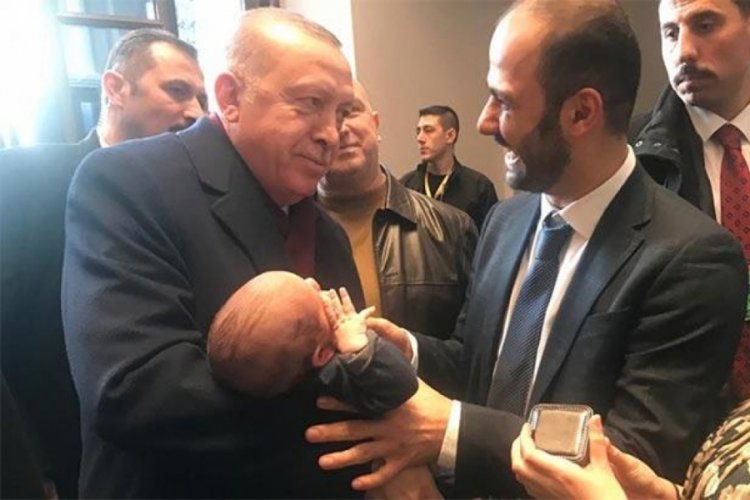 Cumhurbaşkanı Erdoğan, Mahir bebeğe altın taktı