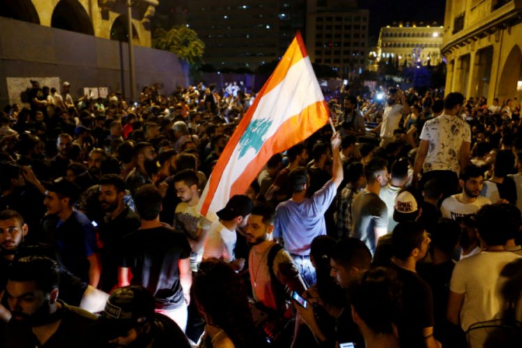 L&uuml;bnan'da protestoların 2. g&uuml;n&uuml;nde 145 kişi yaralandı