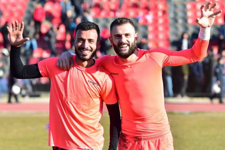 3 kez tekrarlanan penaltıyı kaleci de stoper de kurtardı