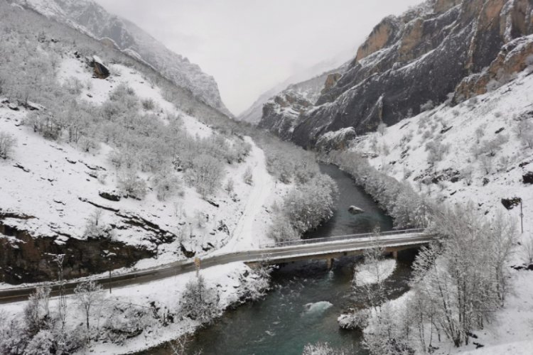 Tunceli'de 184 k&ouml;y yolu kardan kapandı