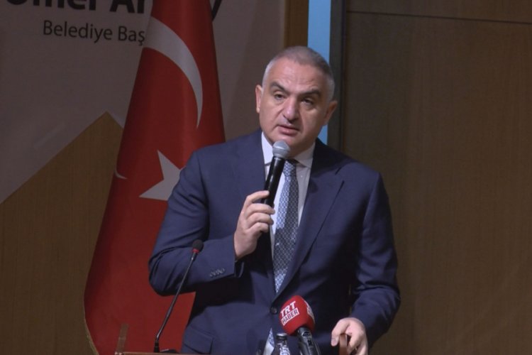 Bakan Ersoy 'Turist Dostu Taksici' eğitim programında konuştu