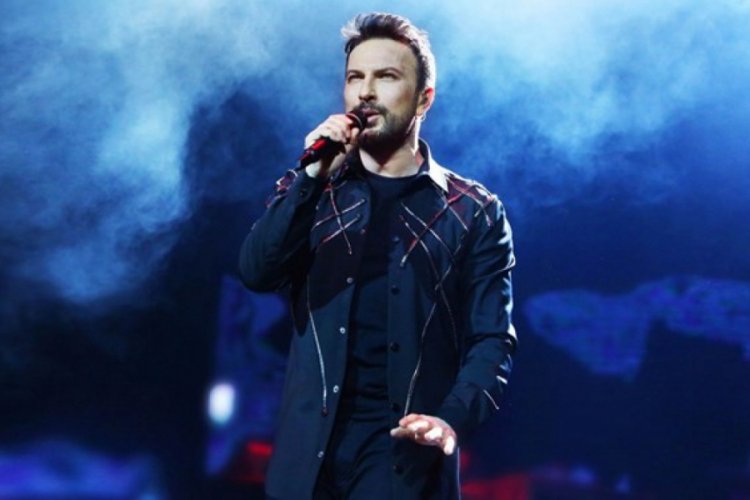 Tarkan yıllar sonra ilk kez kardeşleriyle aynı karede