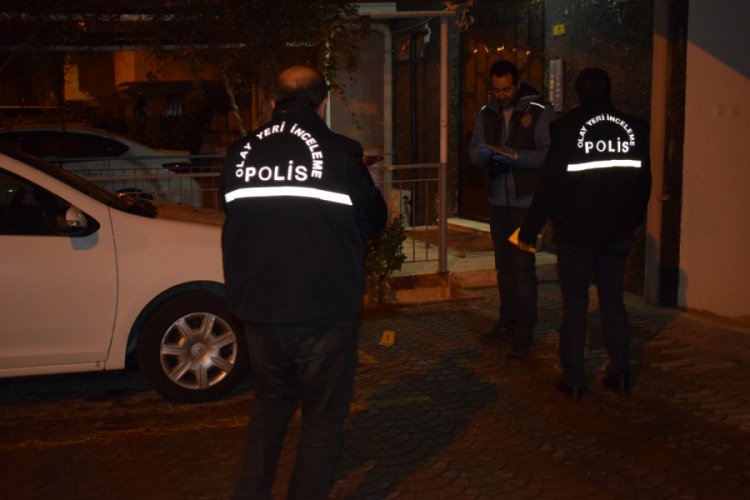 Pencereden d&uuml;şen gen&ccedil; kız yaralandı