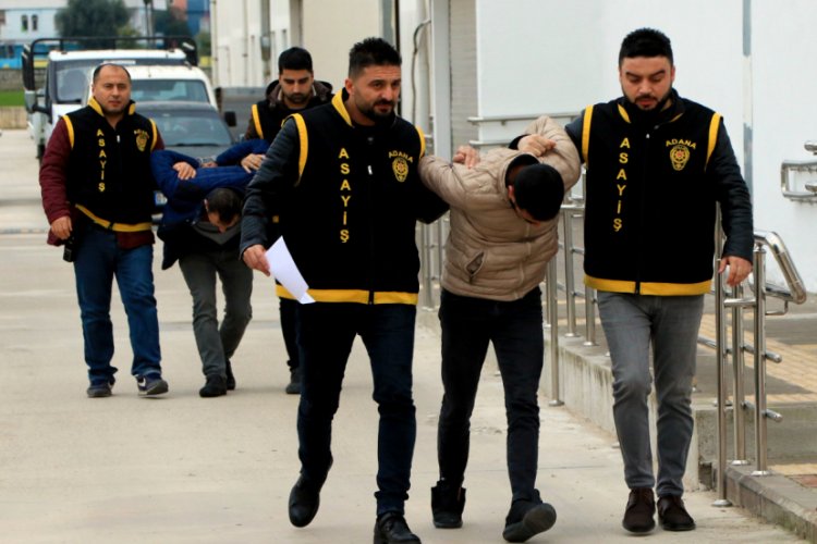 10 evden 100 bin liralık hırsızlık yapan 2 kişi tutuklandı