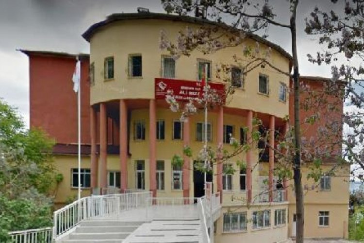 Eski m&uuml;d&uuml;r&uuml;n kurumu ziyaretini basına sızdıran 3 &ccedil;alışanın g&ouml;rev yerleri değiştirildi