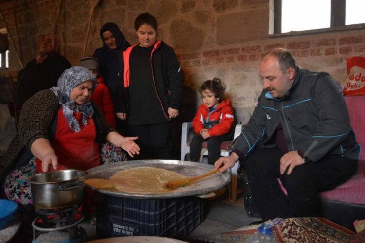 Bakan Varank'tan g&ouml;zleme paylaşımı