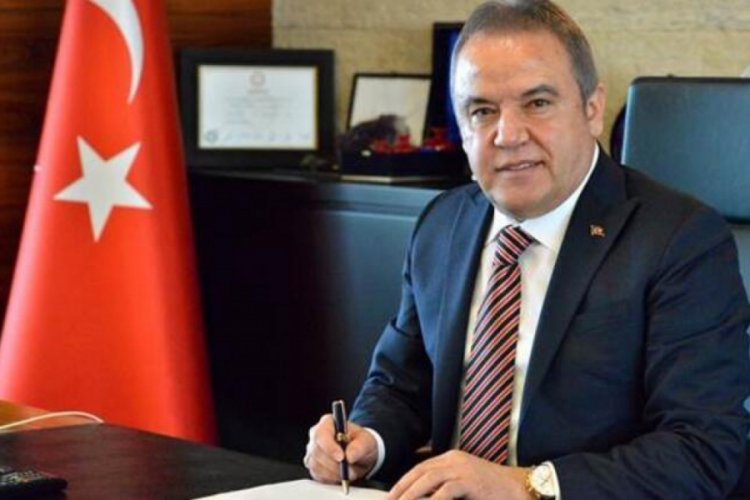 Muhittin B&ouml;cek hastaneye kaldırıldı