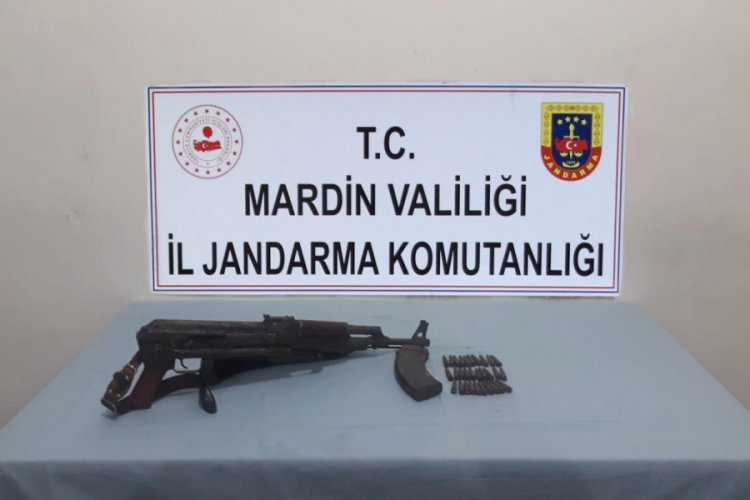 Taşların arasına gizlenmiş silah ele ge&ccedil;irildi