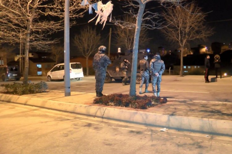 Markete el yapımı patlayıcı atıldı