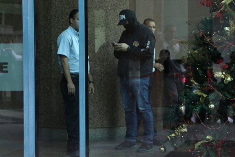 Venezuela'da muhalif lider Guaido'nun ofisine baskın iddiası