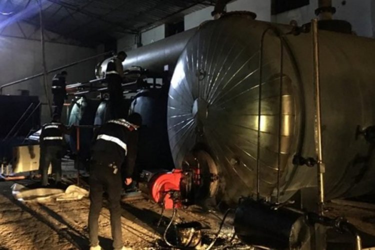 Boru hattından &ccedil;aldıkları petrol&uuml; işleyerek satan 3 kişi yakalandı