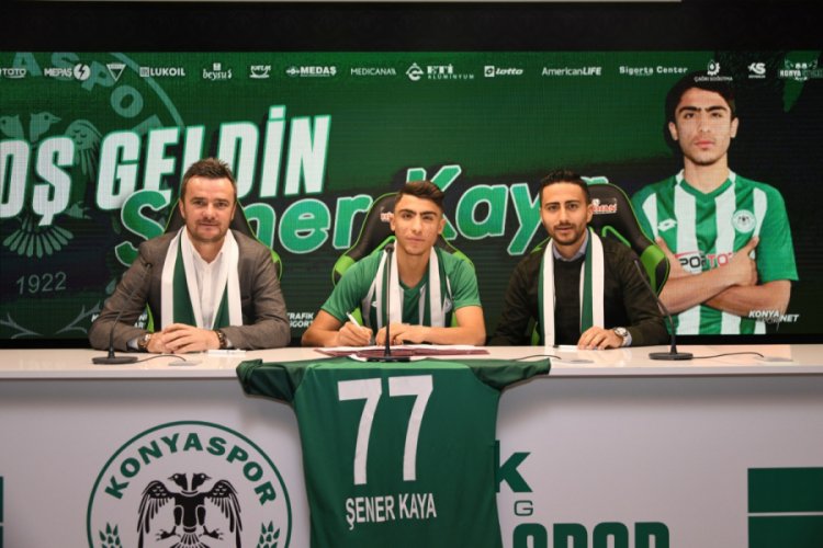 Konyaspor, Şener Kaya ile profesyonel sözleşme imzaladı