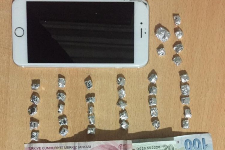 Uyuşturucu zanlıları kovalamaca sonucu yakalandı