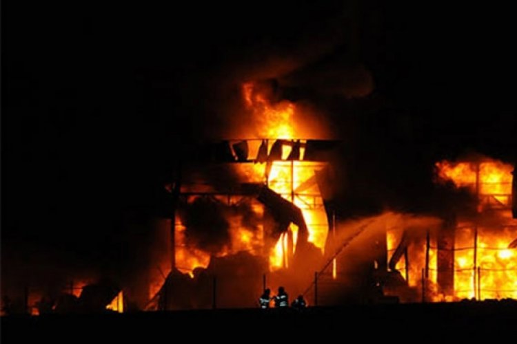 Gecekondu mahallesinde çıkan yangında yaklaşık 400 ev yandı