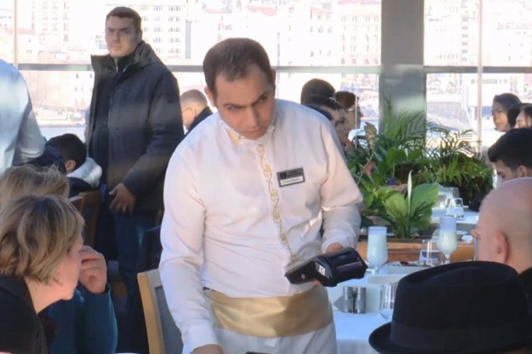 Kredi kartları restoranlarda bahşiş k&uuml;lt&uuml;r&uuml;n&uuml; bitiriyor
