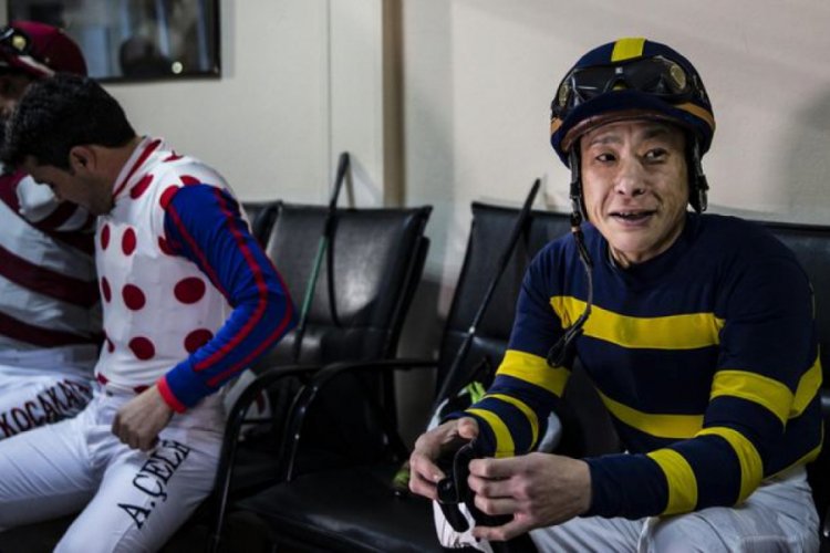 Japon jokey Veliefendi'de yarışa katıldı