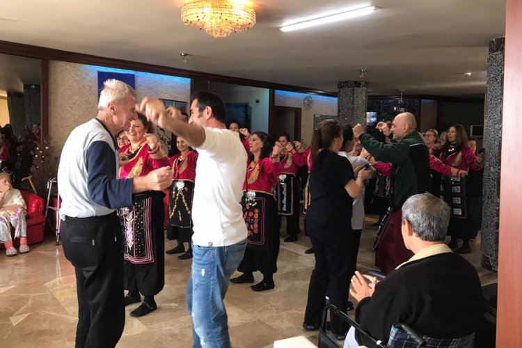 Bursa'da yaşlılara 'yaren' morali