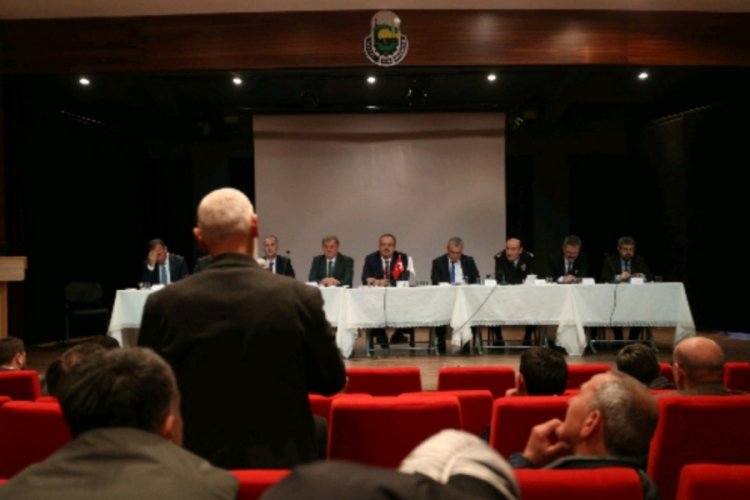 Vali Canbolat İneg&ouml;l'de muhtarlarla bir araya geldi
