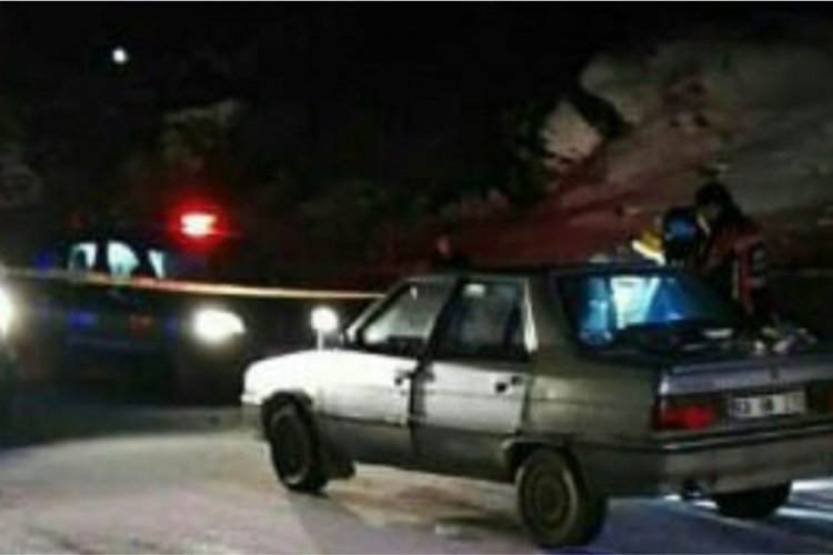 72 yaşındaki adam otomobilde &ouml;l&uuml; bulundu