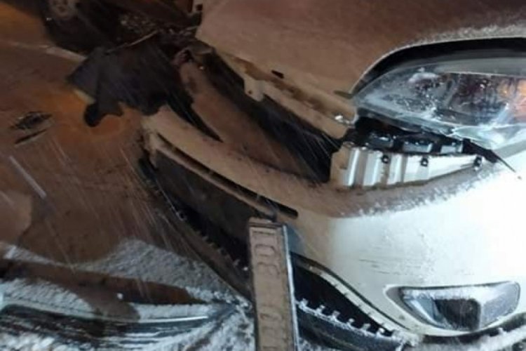 Buzlanma nedeniyle zincirleme kaza meydana geldi