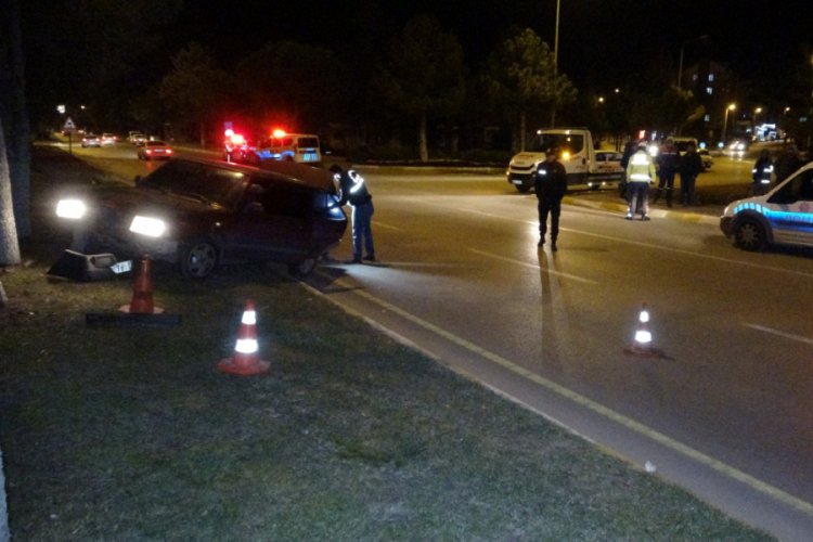 Kız ka&ccedil;ırma kovalamacasında uzman &ccedil;avuş kaza yaptı, lin&ccedil;ten kurtulmak i&ccedil;in havaya ateş a&ccedil;tı