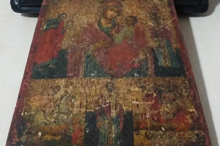 Hz. İsa ve Hz. Meryem fig&uuml;rl&uuml; ikon ele ge&ccedil;irildi