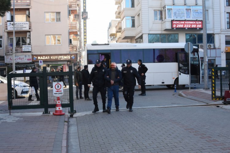 Ş&uuml;pheli &ouml;l&uuml;m cinayet &ccedil;ıktı: 7 g&ouml;zaltı