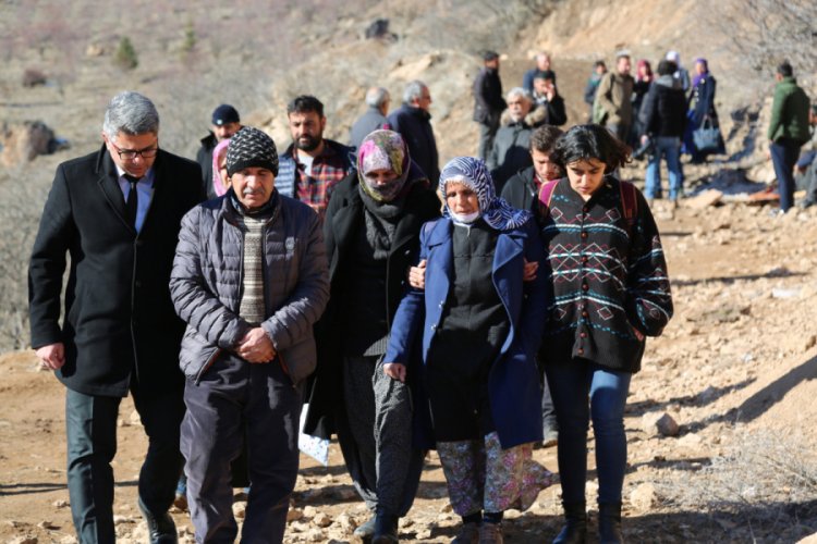 G&uuml;listan'ın son g&ouml;r&uuml;ld&uuml;ğ&uuml; yerde, yoldan ge&ccedil;en ara&ccedil;lardakiler ifade verdi