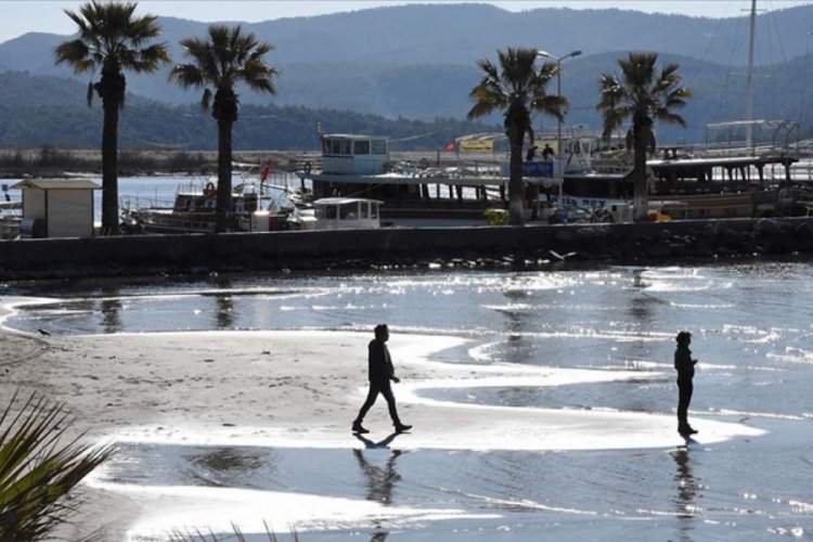 Sakin Kent Akyaka'da deniz suyu 30 metre &ccedil;ekildi