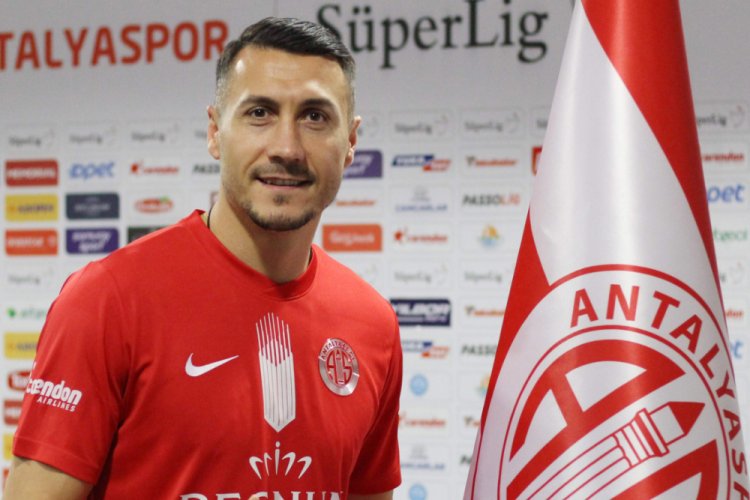 Antalyaspor'da Jahovic imzaladı