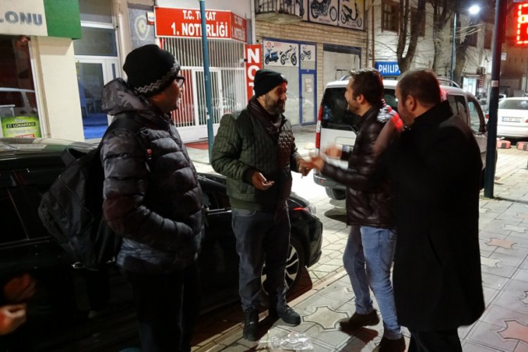 Malatyalılar geceye sokakta ge&ccedil;iriyor