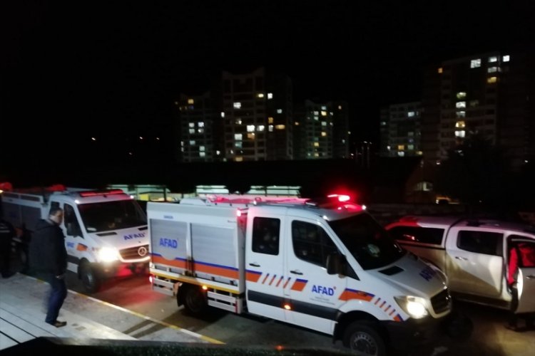 Elazığ'da arama kurtarma &ccedil;alışmalarına devam ediliyor