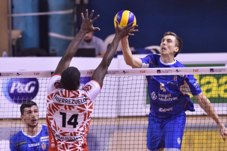 İneg&ouml;l Belediyespor, Ziraat Bankası'na mağlup oldu