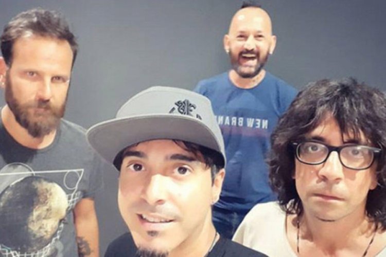 Manga, Elazığ i&ccedil;in konser gelirini bağışladı