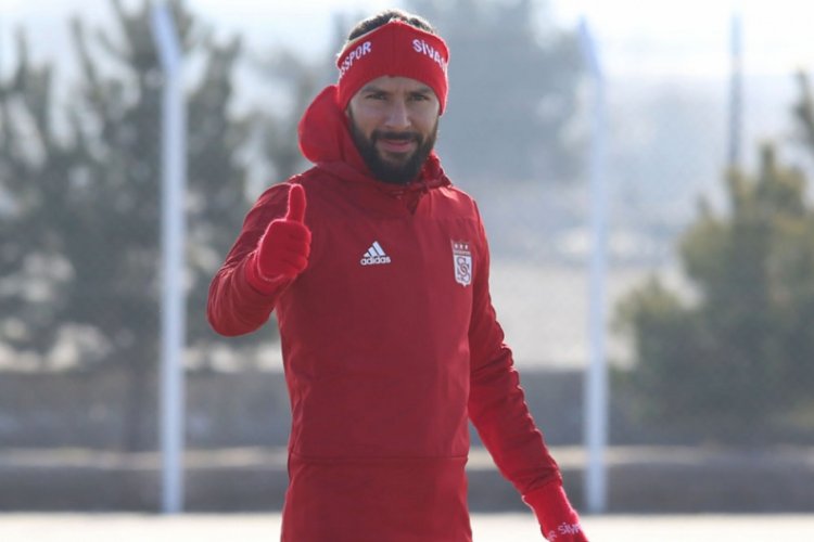 Yasin &Ouml;ztekin: "Takıma katkı sağlamak istiyorum"